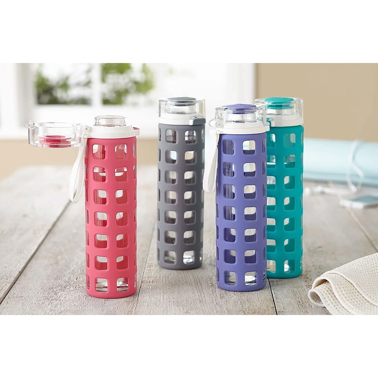 Kitchen Life Essentials 20 Oz. Glass Water Bottle 4 Kitchen Life Essentials 20 Oz. Glass Water Bottle - Image 2